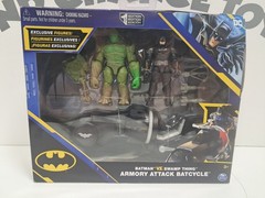 Spin Master DC 1ST Edition Batman VS Swamp Thing W/ Attack Cycle Action Figures