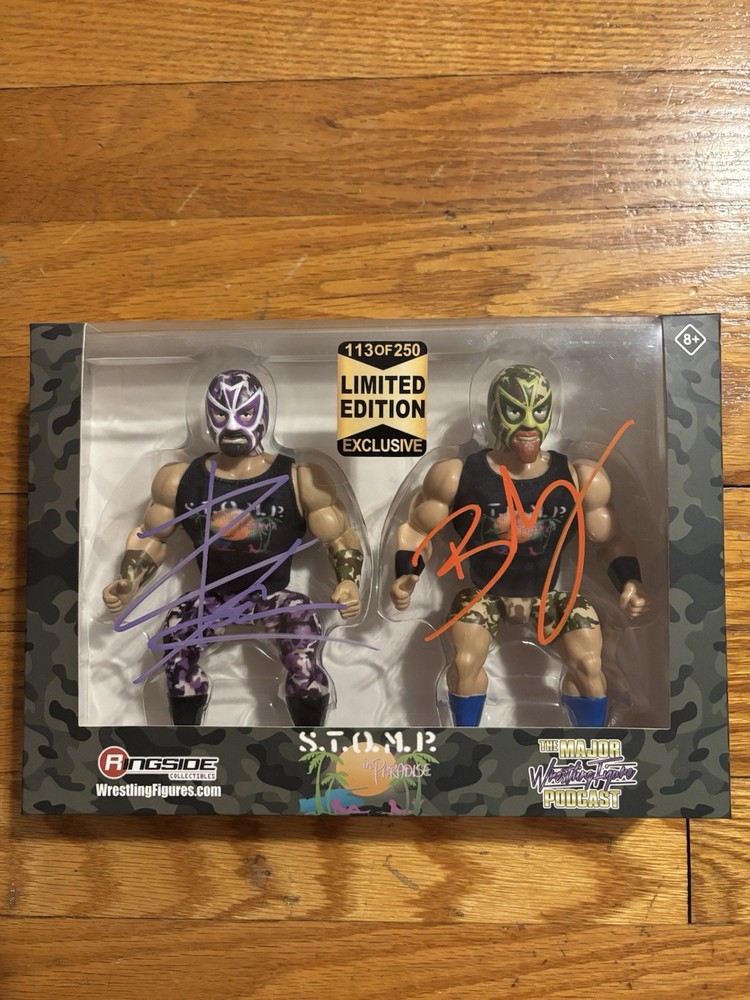 Ringside Collectibles Limited Edition Signed Figure Set See Description.