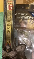 Pacific Rim Striker Eureka 4” Action Figure / Comic Book . NIB