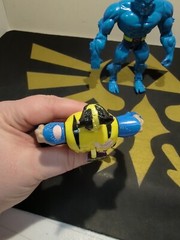 ToyBiz X-Men Battle Ravaged Wolverine 1994 & Mutant Flipping Power Beast 1995