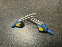 Hasbro Marvel Legends 6″ Scale DEADPOOL 3 (WOLVERINE BLUE YELLOW CLAW HANDS)1/12