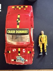VINTAGE TYCO 1991 CRASH TEST DUMMIES RED CAR INCOMPLETE & 1 CRASH DUMMY