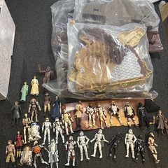 Star Wars Geonosis Battle Arena STAR WARS SAGA Playset Plus 30 Figurines