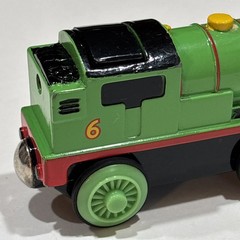 4 Diecast Thomas Wooden Railway Battery-Powered 2002 (Parts+Repair/None Working)