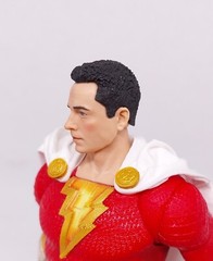 SU-MF-C-MVSZM: 1/12 Wired white cape with gold trim for McFarlane Movie Shazam