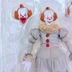 IT Welcome To Derry Ultimate Pennywise The Clown Movie 7″ Action Figure
