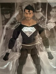 2023 DC Essentials – BLACK (SOLAR SUIT) SUPERMAN 7” return Of Superman