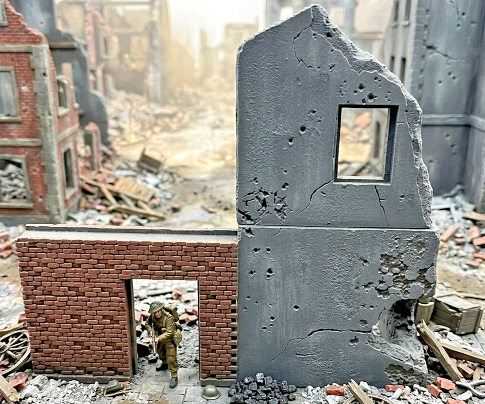 WW1 WW2 1:18 Scale Battle Damaged Building Diorama – Ideal for 3.75-4″ Figures