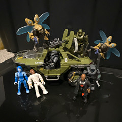 Halo MEGA warthog w/ Master Chief and other weapons accessories