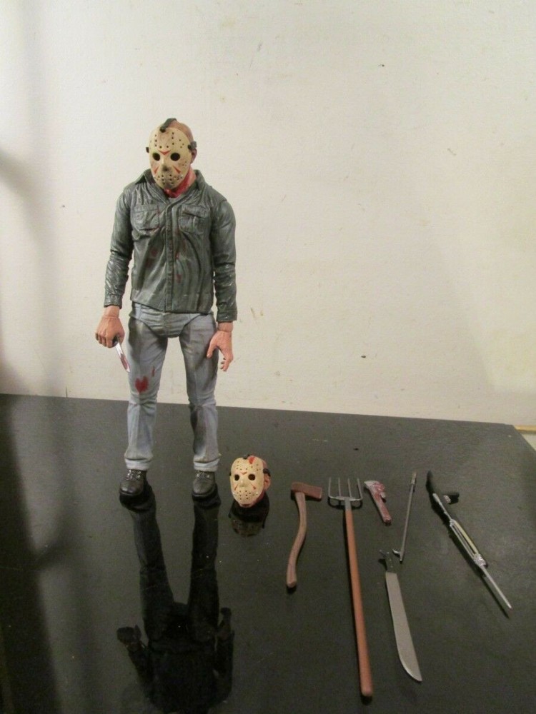 100% Authentic NECA FRIDAY THE 13TH ULTIMATE PART 3 3D JASON VOORHEES FIGURE