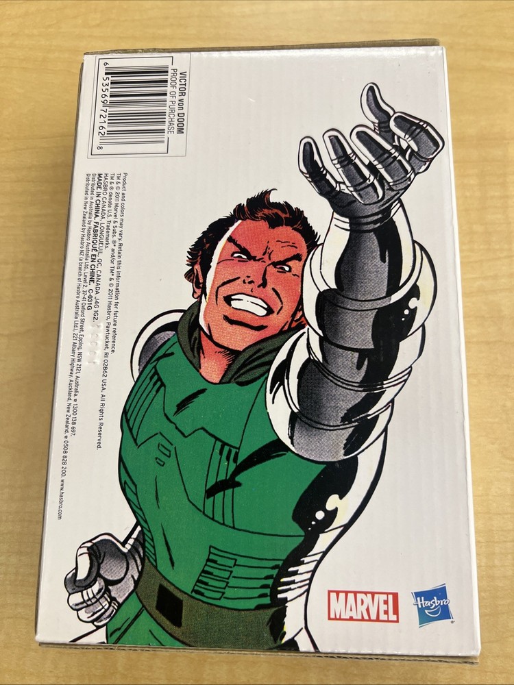 Hasbro Marvel Dr. Doom Victor Von Doom Unmasked Figure Gauntlet NYCC 2011 S1
