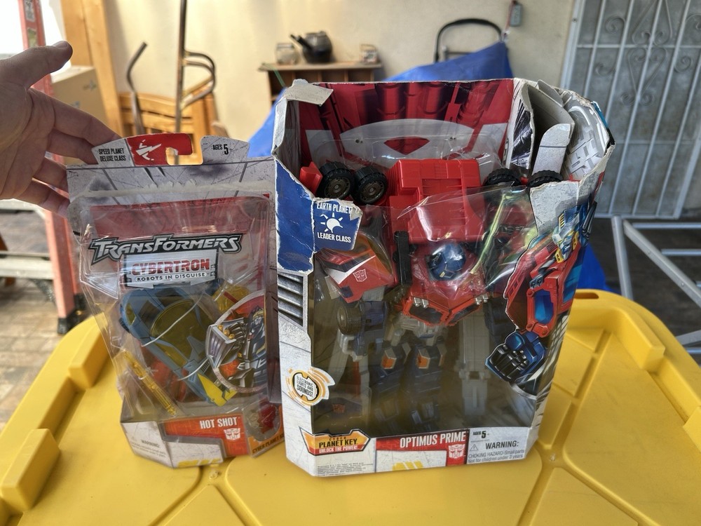 Hasbro Transformers Cybertron Optimus Prime and Hot Shot
