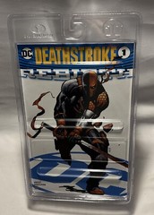 McFarlane DEATHSTROKE (DC REBIRTH) 7IN FIGURE WITH COMIC (PAGE PUNCHERS) . MIP!