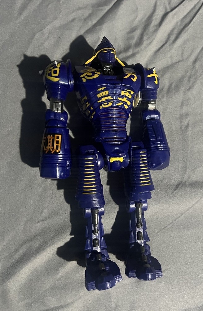 Jakks Pacific 2011 Real Steel Noisy Boy Action Figure 7 1/2 inch Fist Spinning