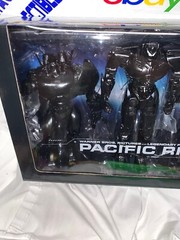 SDCC 2014 Neca Exclusive Pacific Rim “End Credits” Jaeger 3 Pack