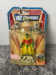 EARTH 2 ROBIN Dc Universe 75 Years of Super Power Sealed 3 3/4″ Figure & Button