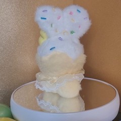 NOMMI BABY SWEETHEART BUNNY CHARM- Confirmed Pudding Cream! 💛🐇💛