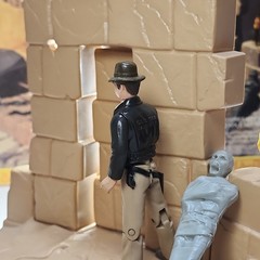 Vintage 1982 Indiana Jones – Well of Souls -WITH BOX!!! (2 bonus figures) Kenner