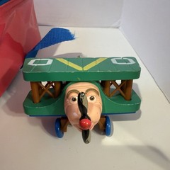 pbs JAY JAY THE JET PLANE carrying case and 10 figures LOT. Handle Broken
