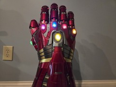 HULK Version Life Size 1:1 Nano Gauntlet – Avengers End Game Hot Toys VG Cond.
