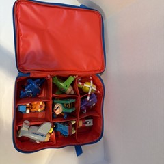 pbs JAY JAY THE JET PLANE carrying case and 10 figures LOT. Handle Broken