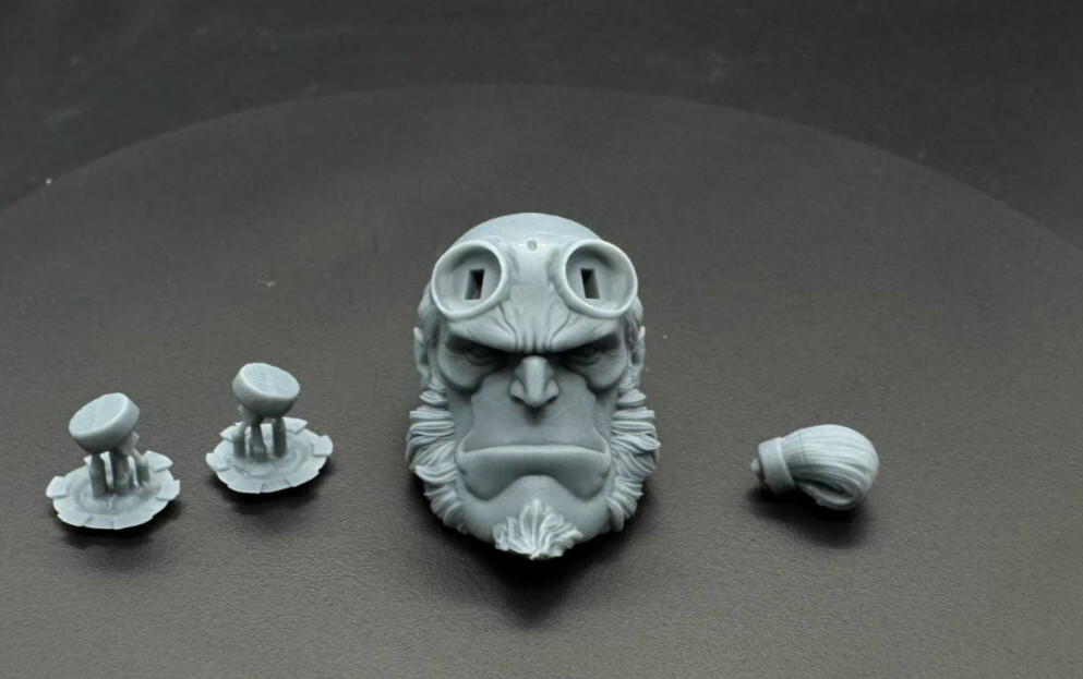 1/12 Hellboy JL Ver Neutral exp (1000toys size)