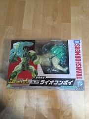 Takara Tomy Transformers Legends NL-01 Lio Convoy Legendary Green Lion In Hand