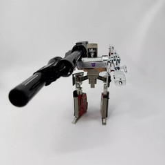 TRANSFORM Reissue G1 Megatron Brand New Free Shipping In Stock