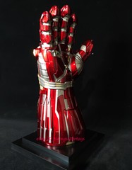 The Avenger Hulk Infinity Gauntlet Wearable 1/1 Life Size iron Man Cosplay LED