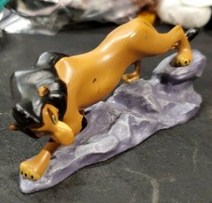 Disney The Lion King Scar 3-Inch PVC Figure [Prowling Loose] on a Rock