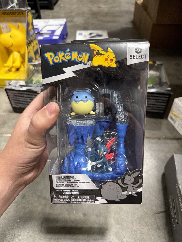 Pokemon Select Ice Cave Environment Pack Spheal Sneasel Figure Series 7 In Hand