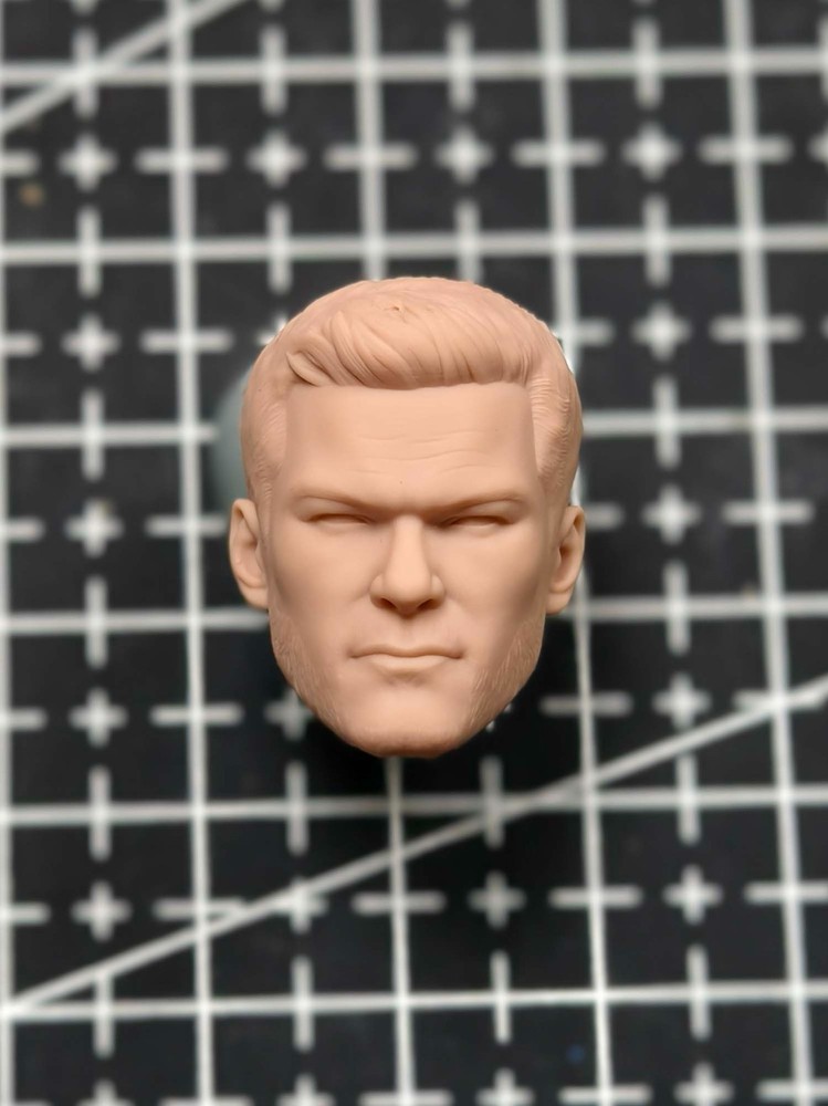 1/12 1/4 1/6 1/18 Unpainted Alan Ritchson Head Carved Model Toys