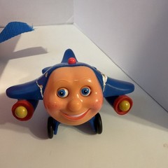 pbs JAY JAY THE JET PLANE carrying case and 10 figures LOT. Handle Broken