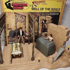 Vintage 1982 Indiana Jones – Well of Souls -WITH BOX!!! (2 bonus figures) Kenner